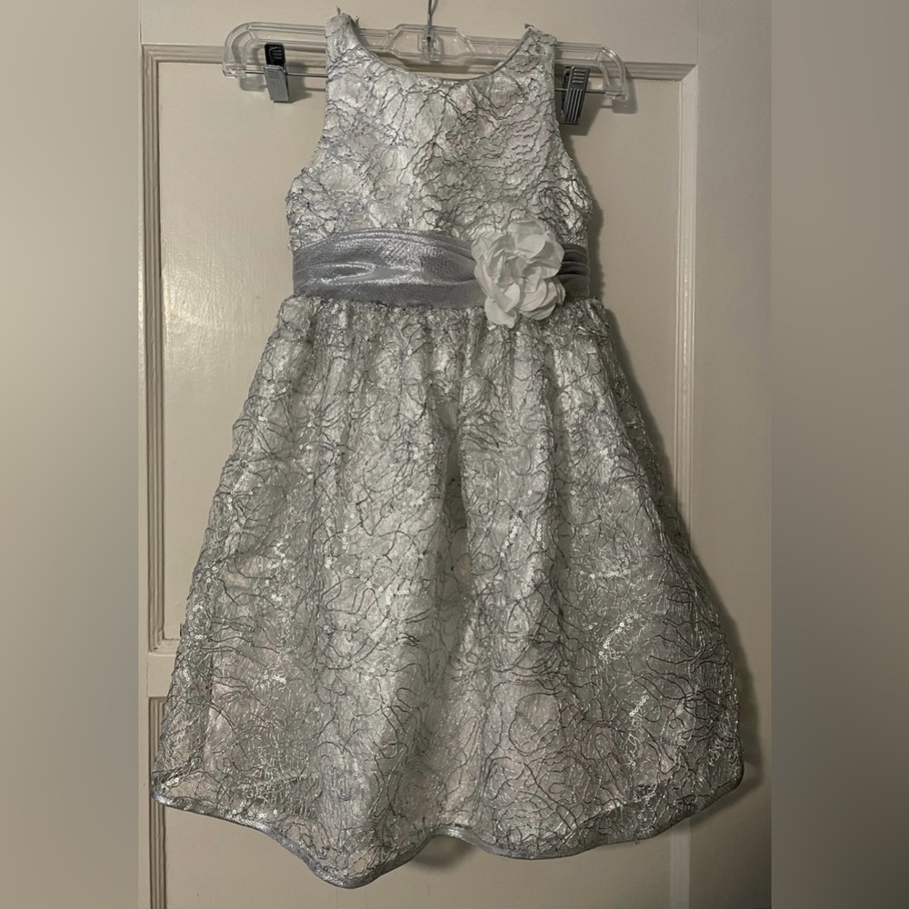 NWT Youngland Girls Silver Sleeveless Dress size 6X